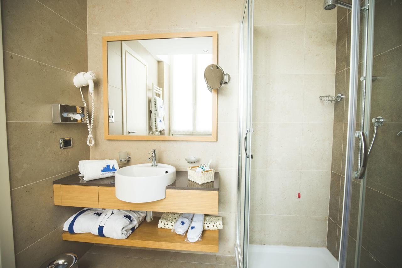 Double Room Lake View Balcony Spa Access